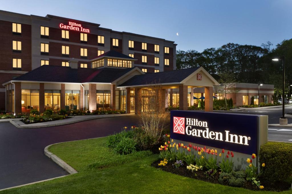 Hilton Garden Inn Stony Brook Main image 1